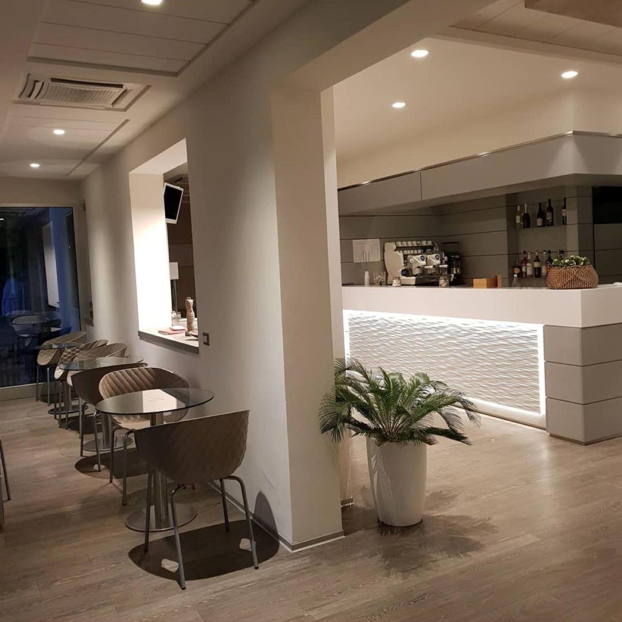 Albergo Aquila リミニ エクステリア 写真